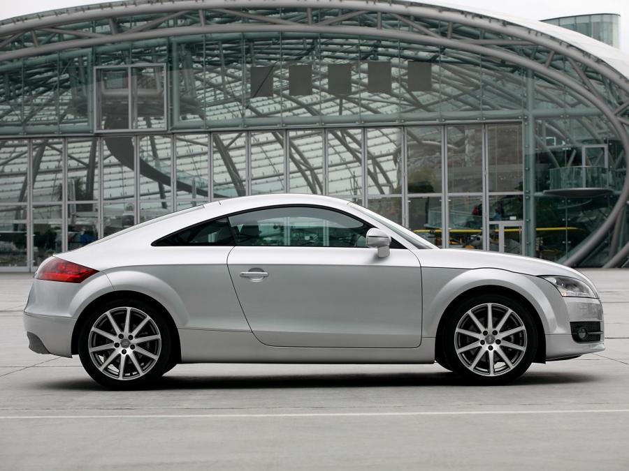  Audi TT Coupe (8J) 2006 года  (UK) (фото 18 из 20)